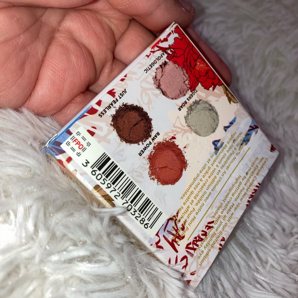 Urban Decay - Chinese New Year Palette - Picture 10 of 11